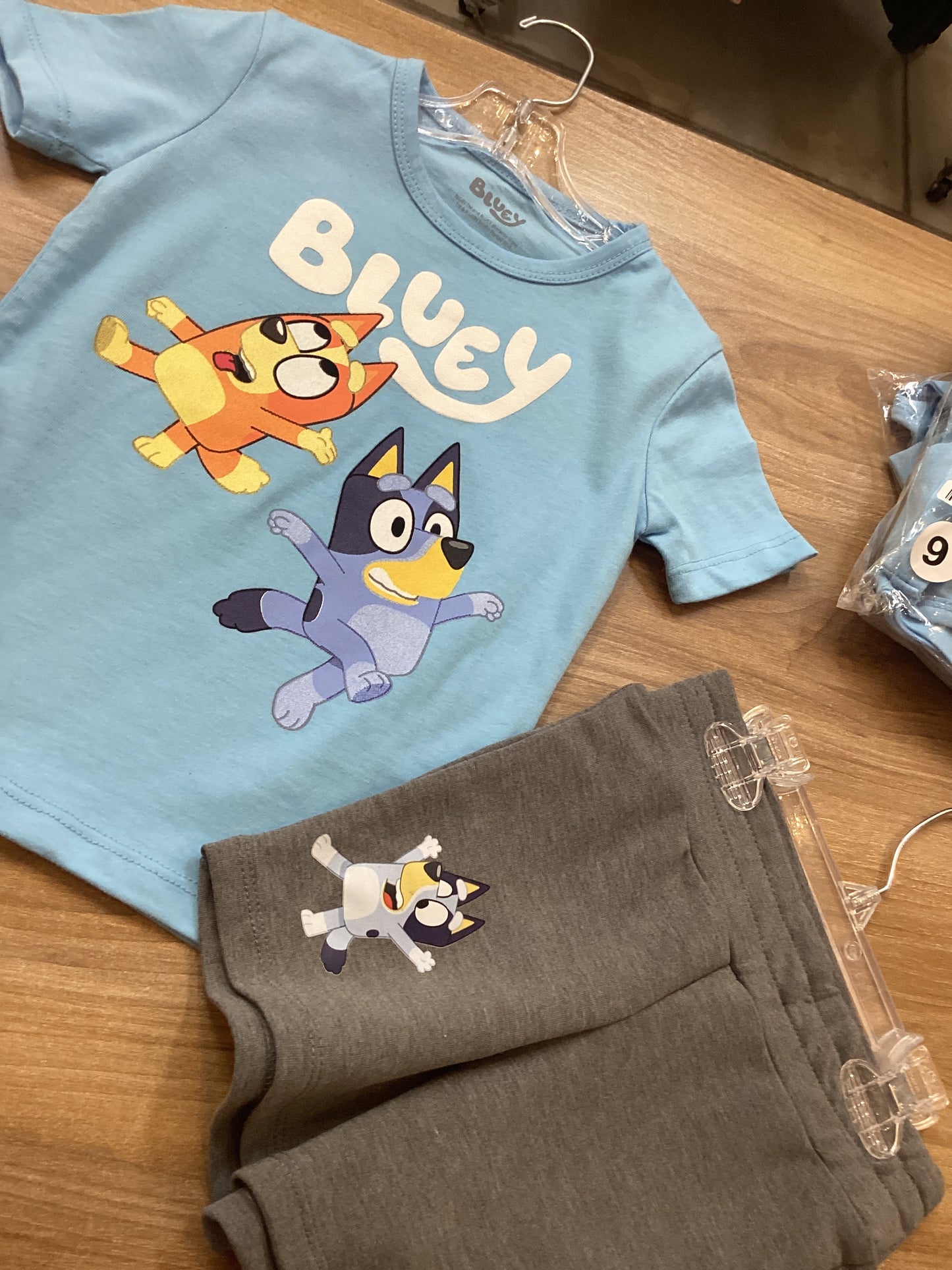 Conjunto Bluey azul/gris