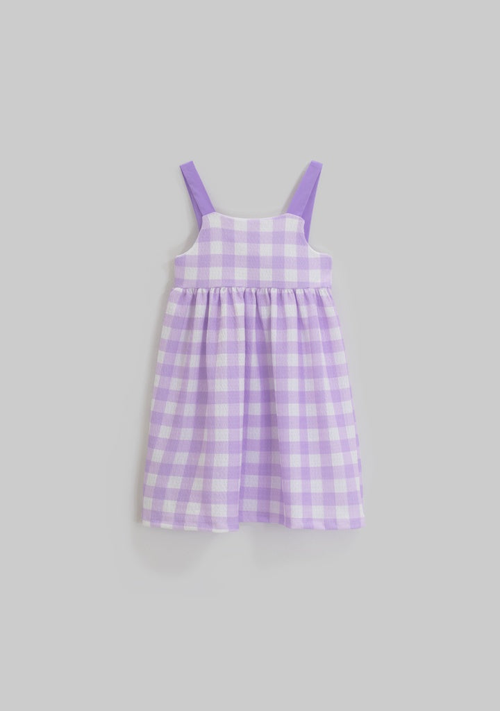 vestido lila a cuadros