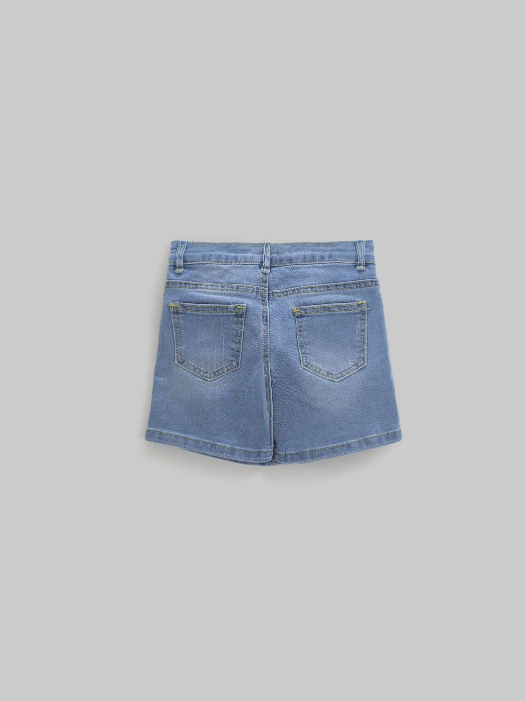 short falda azul claro